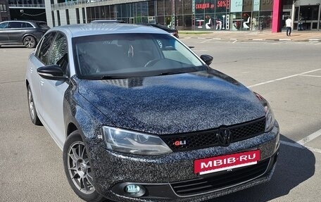 Volkswagen Jetta VI, 2013 год, 1 050 000 рублей, 2 фотография