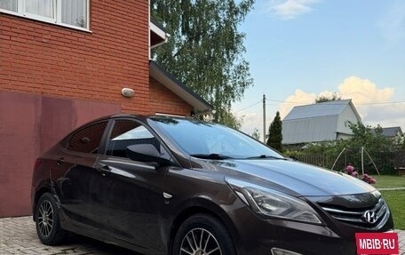 Hyundai Solaris II рестайлинг, 2015 год, 670 000 рублей, 2 фотография