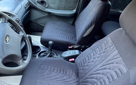 Chevrolet Niva I рестайлинг, 2004 год, 375 000 рублей, 5 фотография