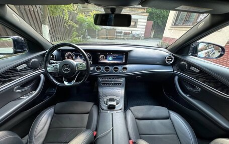 Mercedes-Benz E-Класс, 2019 год, 4 300 000 рублей, 9 фотография