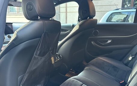 Mercedes-Benz E-Класс, 2019 год, 4 300 000 рублей, 14 фотография