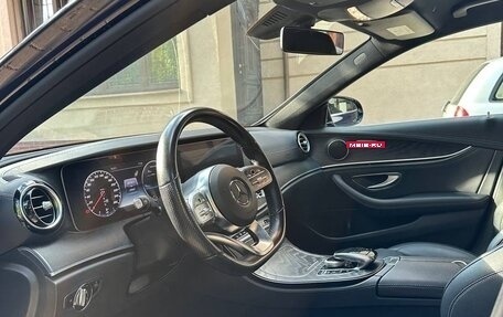 Mercedes-Benz E-Класс, 2019 год, 4 300 000 рублей, 13 фотография