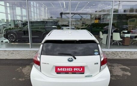 Toyota Aqua I, 2015 год, 999 000 рублей, 6 фотография