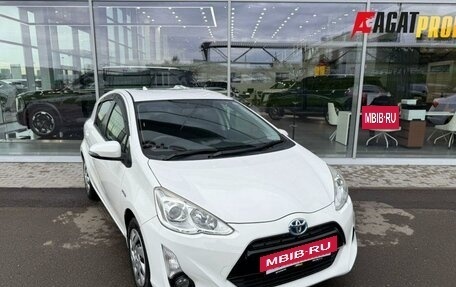 Toyota Aqua I, 2015 год, 999 000 рублей, 2 фотография