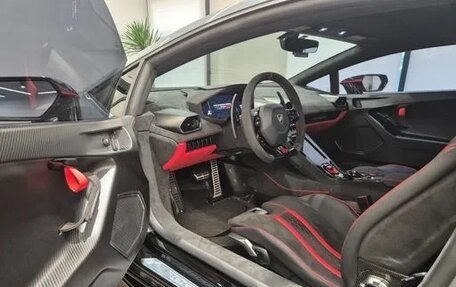 Lamborghini Huracán, 2024 год, 49 280 000 рублей, 6 фотография