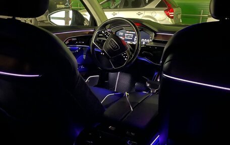 Audi A8, 2019 год, 5 100 000 рублей, 6 фотография
