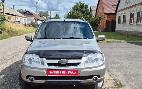 Chevrolet Niva I рестайлинг, 2015 год, 725 000 рублей, 1 фотография