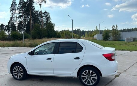 Renault Logan II, 2015 год, 500 000 рублей, 2 фотография