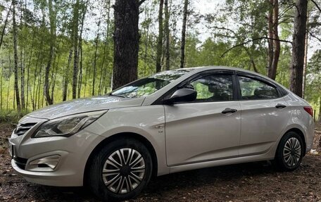 Hyundai Solaris II рестайлинг, 2015 год, 1 150 000 рублей, 3 фотография