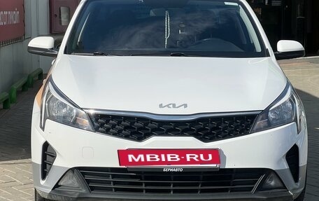 KIA Rio IV, 2022 год, 1 640 000 рублей, 3 фотография