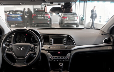Hyundai Elantra VI рестайлинг, 2016 год, 1 344 000 рублей, 15 фотография