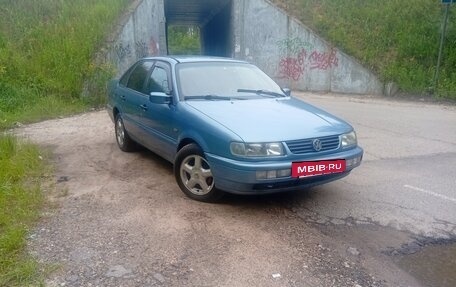 Volkswagen Passat B4, 1993 год, 250 000 рублей, 2 фотография