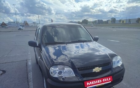 Chevrolet Niva I рестайлинг, 2017 год, 710 000 рублей, 2 фотография