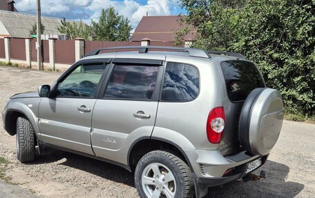 Chevrolet Niva I рестайлинг, 2015 год, 725 000 рублей, 8 фотография