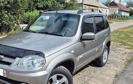 Chevrolet Niva I рестайлинг, 2015 год, 725 000 рублей, 9 фотография