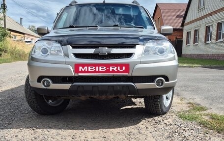 Chevrolet Niva I рестайлинг, 2015 год, 725 000 рублей, 3 фотография