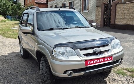 Chevrolet Niva I рестайлинг, 2015 год, 725 000 рублей, 5 фотография