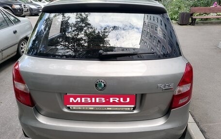 Skoda Fabia II, 2010 год, 1 000 000 рублей, 2 фотография