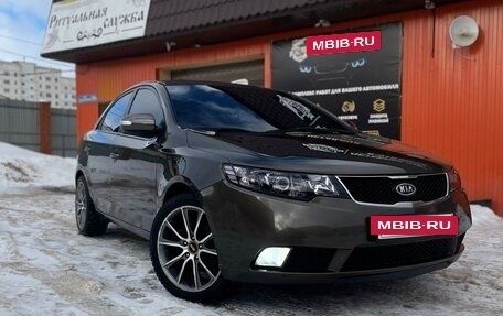 KIA Cerato III, 2010 год, 900 000 рублей, 4 фотография
