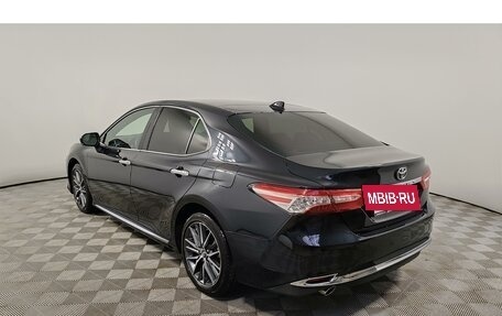 Toyota Camry, 2023 год, 3 780 000 рублей, 7 фотография