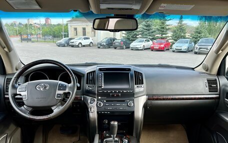 Toyota Land Cruiser 200, 2011 год, 3 289 000 рублей, 12 фотография