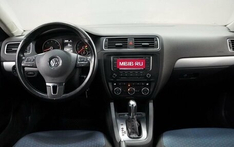 Volkswagen Jetta VI, 2013 год, 1 090 000 рублей, 14 фотография