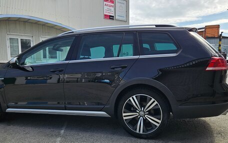 Volkswagen Golf VII, 2017 год, 1 885 700 рублей, 4 фотография