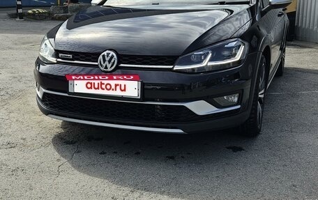 Volkswagen Golf VII, 2017 год, 1 885 700 рублей, 3 фотография