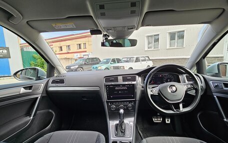Volkswagen Golf VII, 2017 год, 1 885 700 рублей, 16 фотография
