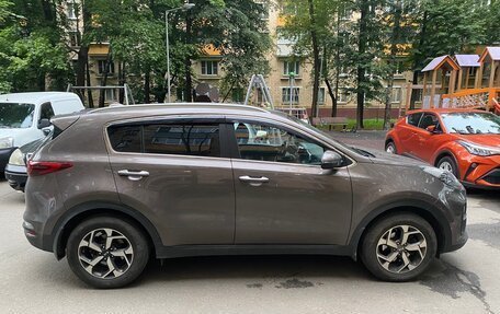 KIA Sportage IV рестайлинг, 2020 год, 2 500 000 рублей, 3 фотография