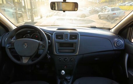 Renault Sandero II рестайлинг, 2015 год, 798 000 рублей, 17 фотография