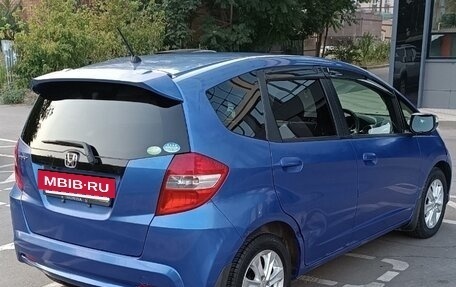 Honda Fit III, 2010 год, 890 000 рублей, 5 фотография
