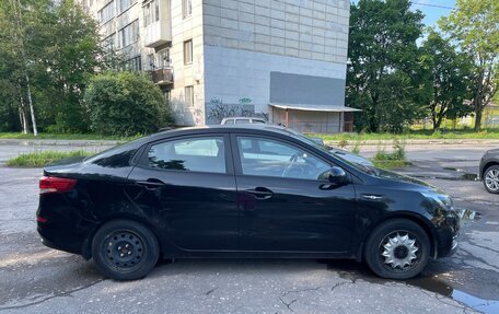 KIA Rio III рестайлинг, 2017 год, 990 000 рублей, 2 фотография