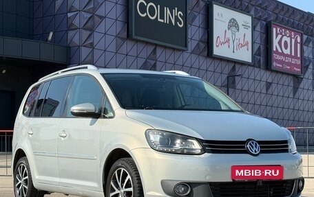 Volkswagen Touran III, 2011 год, 1 097 000 рублей, 2 фотография