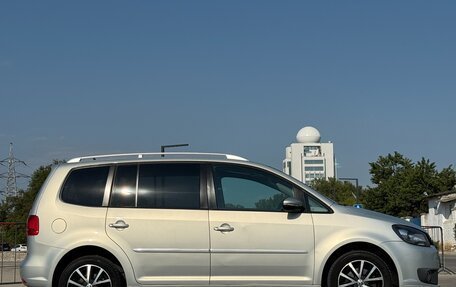 Volkswagen Touran III, 2011 год, 1 097 000 рублей, 11 фотография