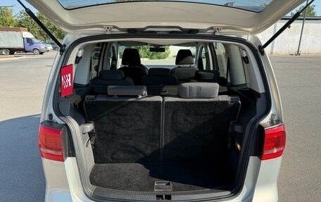 Volkswagen Touran III, 2011 год, 1 097 000 рублей, 13 фотография