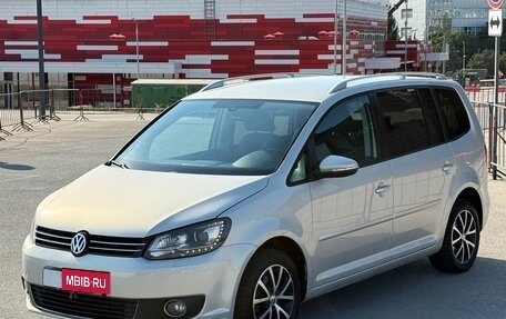 Volkswagen Touran III, 2011 год, 1 097 000 рублей, 10 фотография