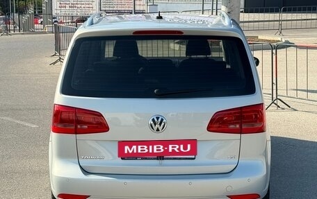 Volkswagen Touran III, 2011 год, 1 097 000 рублей, 22 фотография