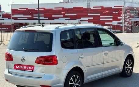 Volkswagen Touran III, 2011 год, 1 097 000 рублей, 25 фотография