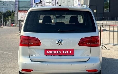 Volkswagen Touran III, 2011 год, 1 097 000 рублей, 21 фотография