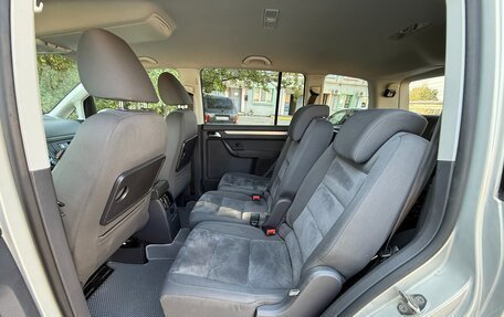 Volkswagen Touran III, 2011 год, 1 097 000 рублей, 29 фотография
