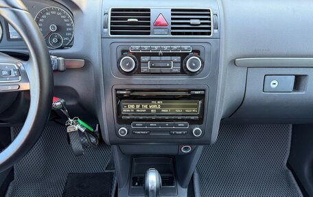 Volkswagen Touran III, 2011 год, 1 097 000 рублей, 32 фотография