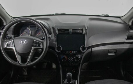 Hyundai Solaris II рестайлинг, 2015 год, 690 000 рублей, 13 фотография