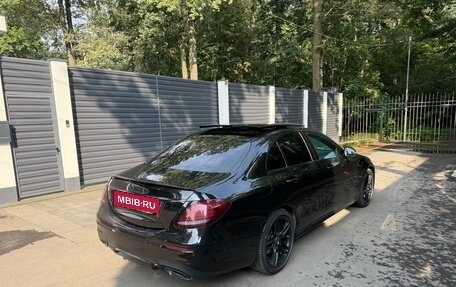 Mercedes-Benz E-Класс, 2016 год, 2 990 000 рублей, 4 фотография