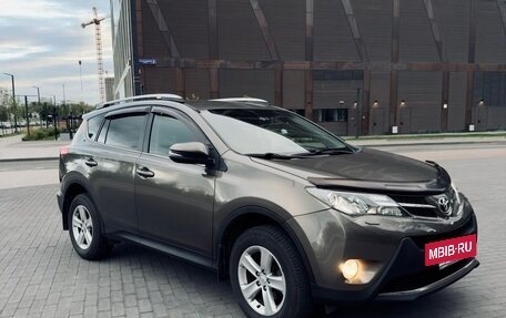 Toyota RAV4, 2014 год, 2 250 000 рублей, 2 фотография