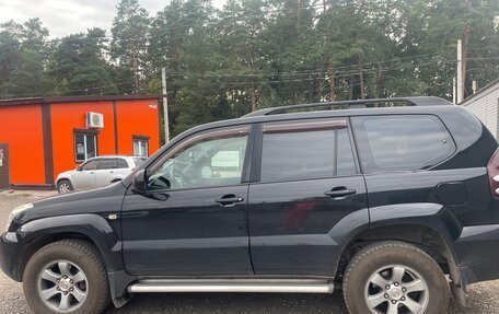 Toyota Land Cruiser Prado 120 рестайлинг, 2005 год, 2 350 000 рублей, 2 фотография