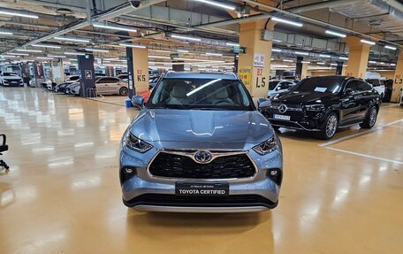 Toyota Highlander, 2023 год, 5 730 000 рублей, 3 фотография