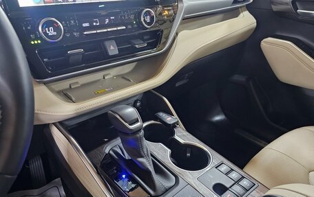 Toyota Highlander, 2023 год, 5 730 000 рублей, 18 фотография