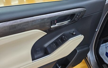 Toyota Highlander, 2023 год, 5 730 000 рублей, 17 фотография