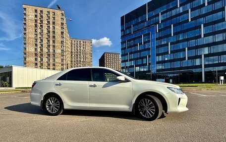 Toyota Camry, 2017 год, 2 990 000 рублей, 4 фотография